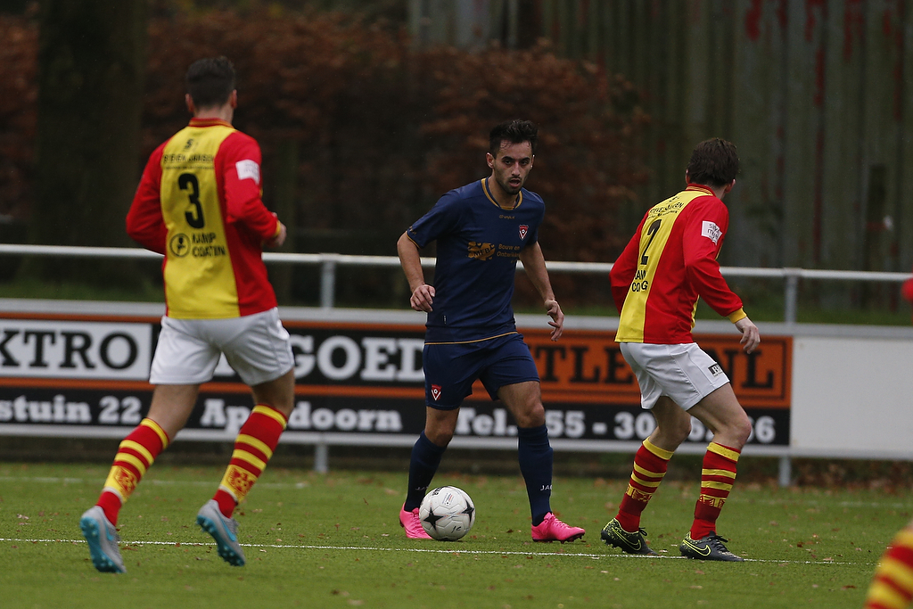 12-12-2015: Voetbal: CSV Apeldoorn v Harkemase Boys: Apeldoorn